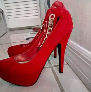 Red pump's